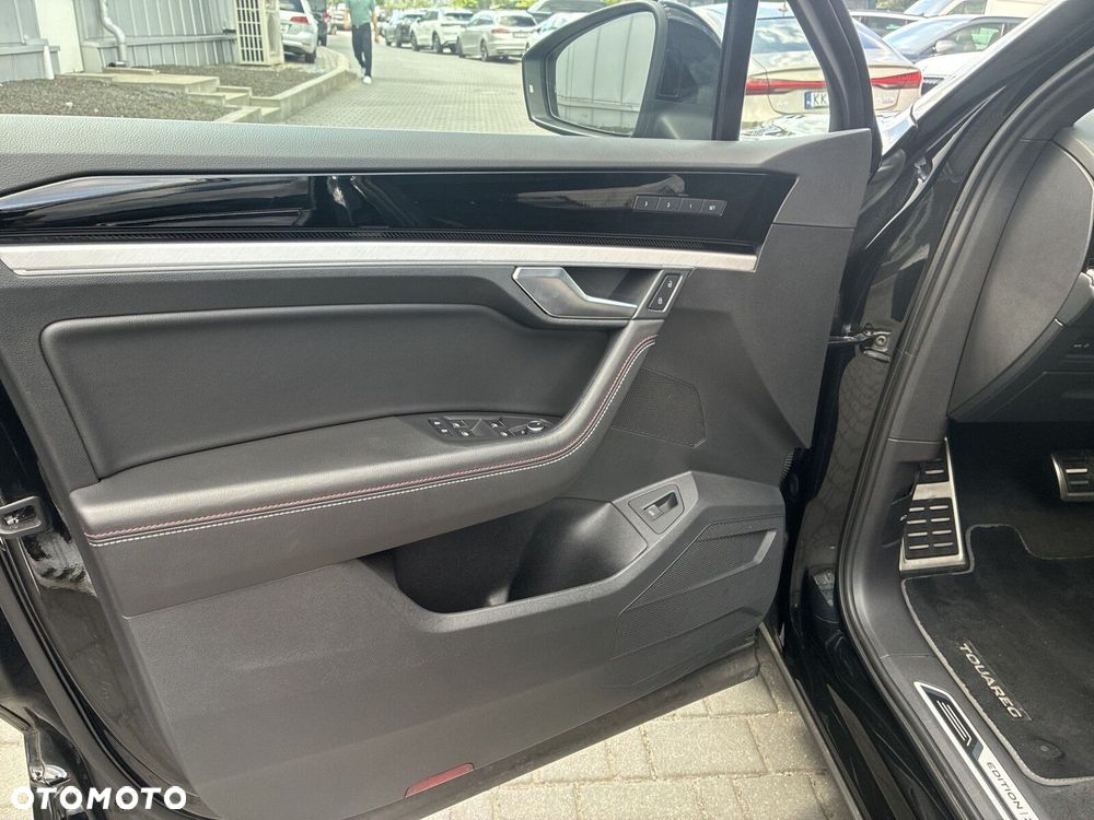 Volkswagen Touareg - 11