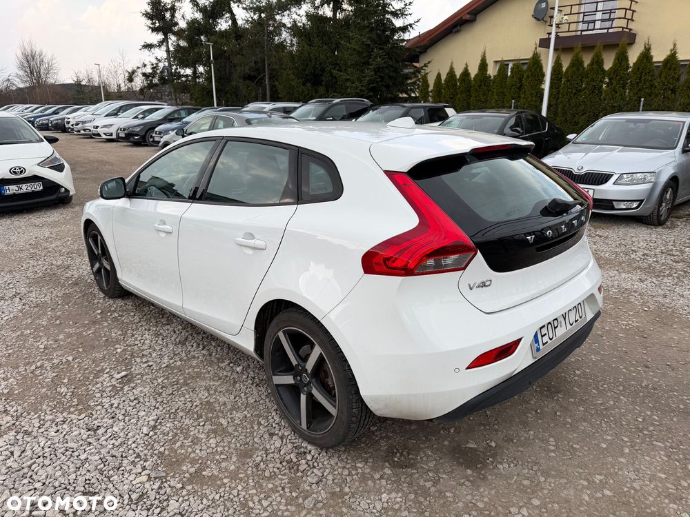 Volvo V40 D2 - 15