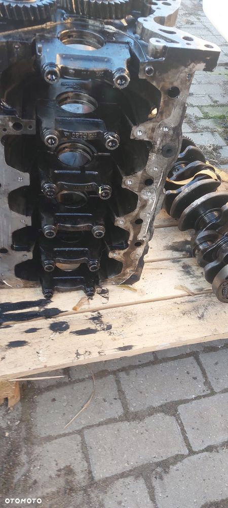 Blok silnika vw t5 AXD uszkodzony - 4