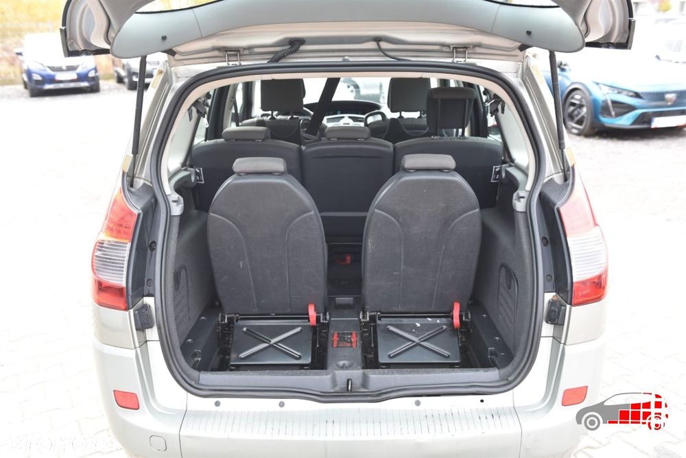 Renault Grand Scenic - 16