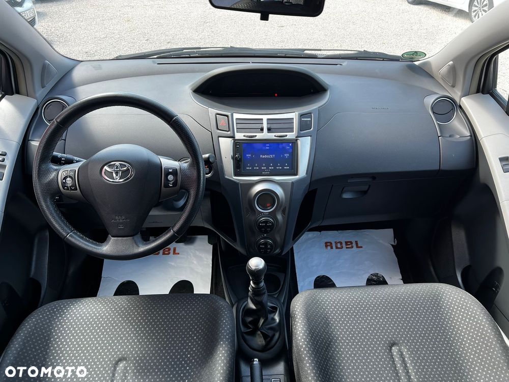 Toyota Yaris 1.33 VVT-i Executive - 24