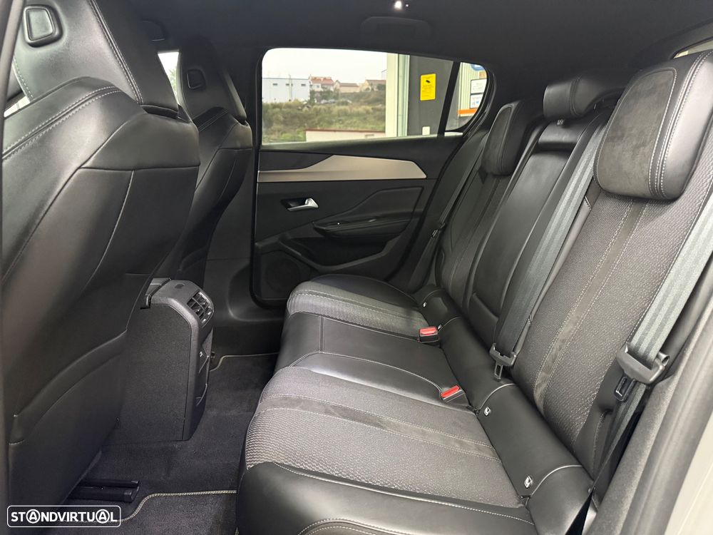 Peugeot 308 1.6 Hybrid GT Pack e-EAT8 - 32