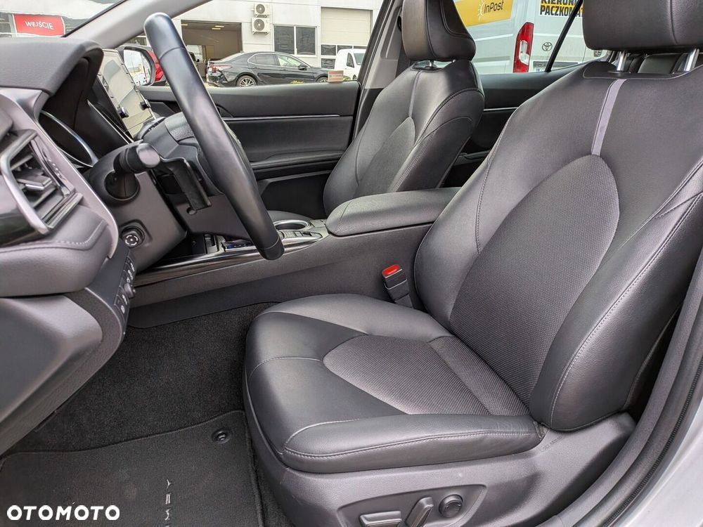 Toyota Camry 2.5 Hybrid Executive CVT - 33