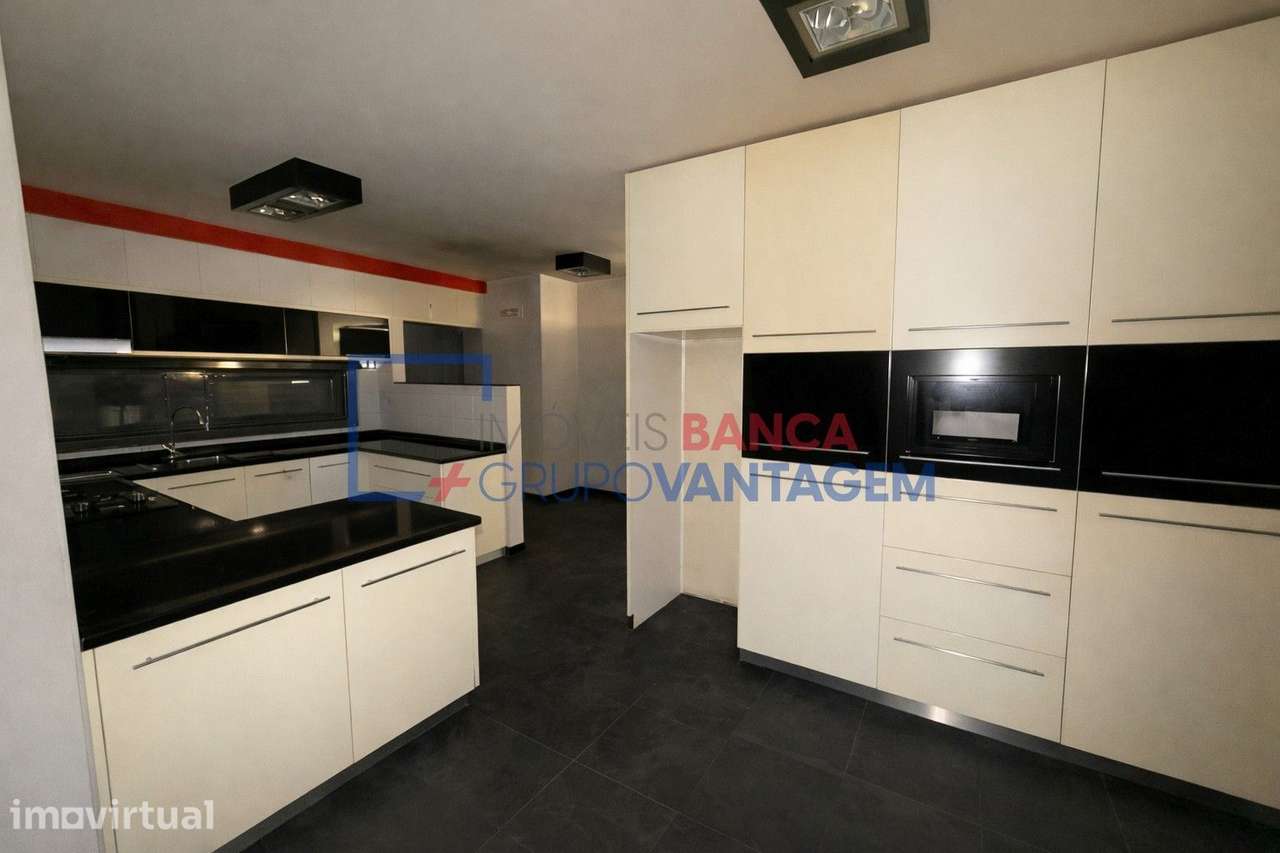 Moradia individual, para venda, Moimenta da Beira - Moimenta da Beira - Grande imagem: 2/8