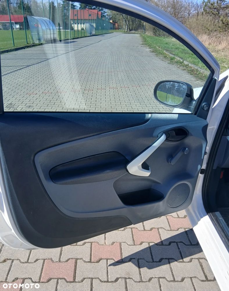 Ford KA 1.2 Concept - 10