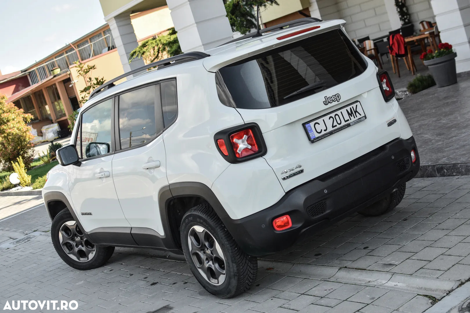 Jeep Renegade - 15