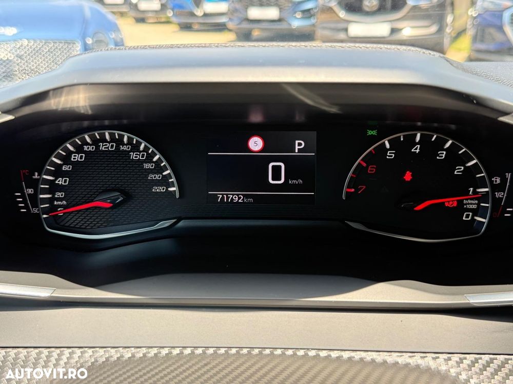 Peugeot 208 1.2 L PureTech STT EAT8 Allure - 15