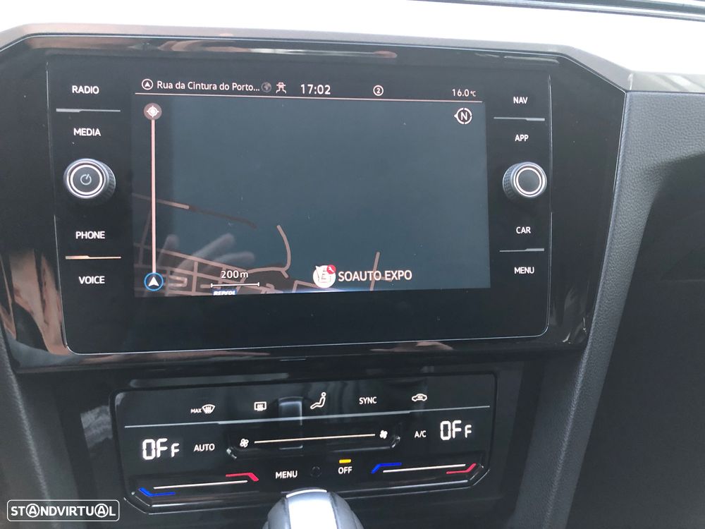 VW Passat Variant 2.0 TDi Business DSG - 20