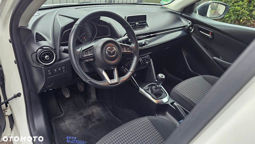 Mazda 2 - 16