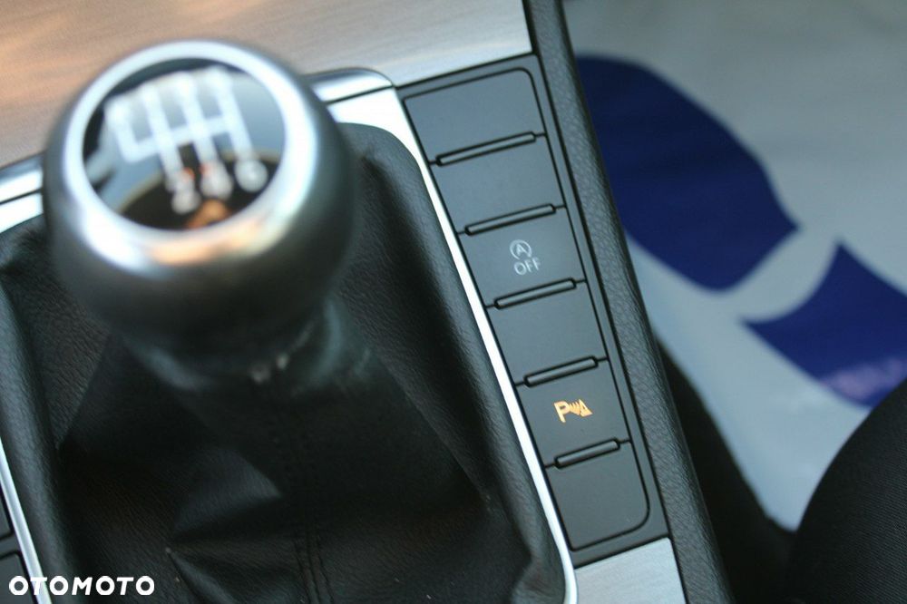 Volkswagen Passat - 24