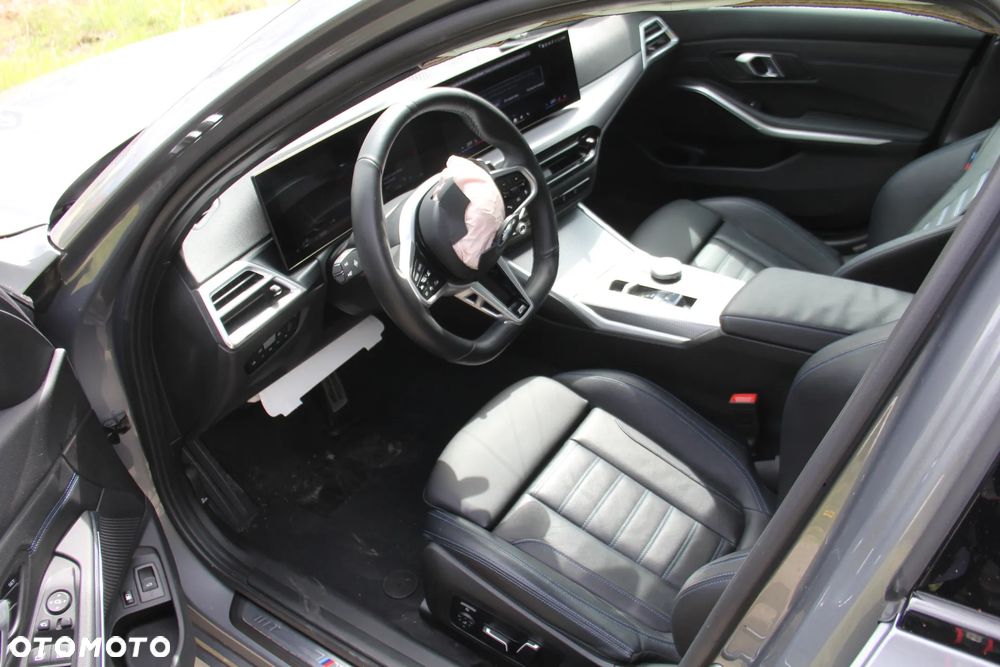 BMW Seria 3 330e M Sport - 9