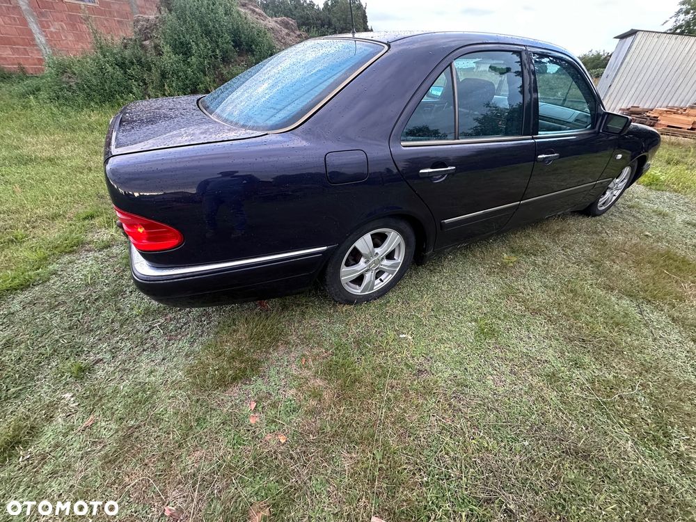 Mercedes-Benz E-Class 1996 photo 2