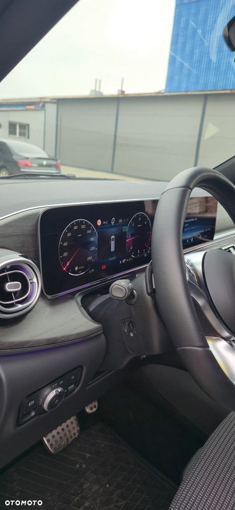 Mercedes-Benz Klasa V 300 d extralang 4Matic 9G-TRONIC Style - 7