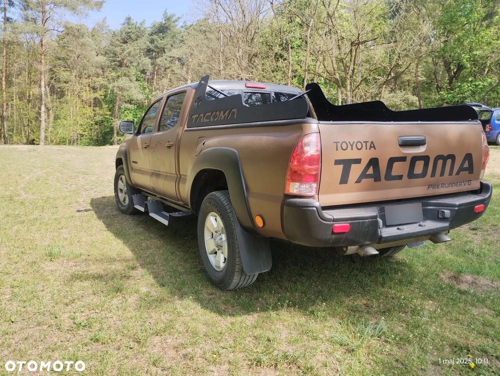 Toyota Tacoma - 12