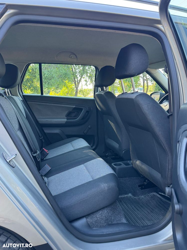 Skoda Fabia 1.2 HTP Active - 11