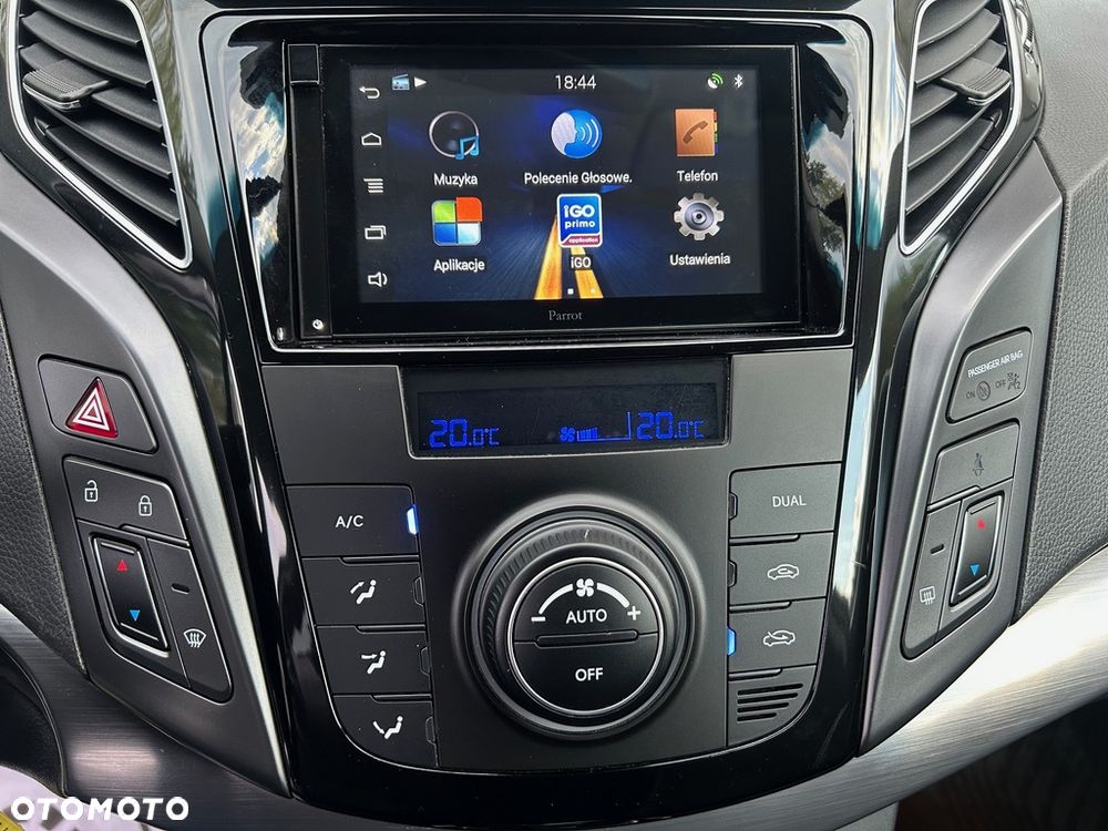 Hyundai i40 Kombi blue 1.6 Family+ - 9