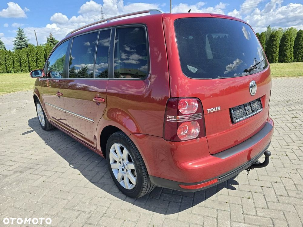 Volkswagen Touran - 14