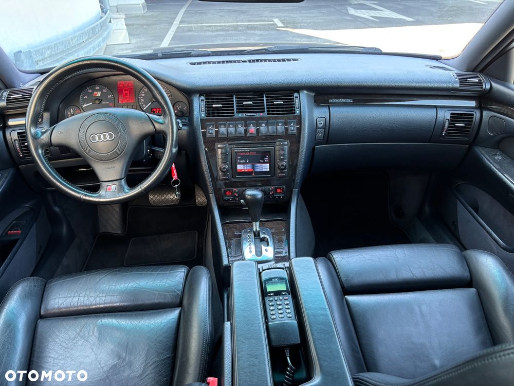 Audi S8 - 16