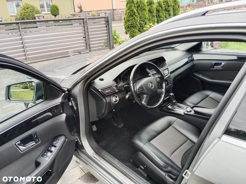 Mercedes-Benz Klasa E 220 CDI DPF BlueEFFICIENCY Automatik Avantgarde - 11