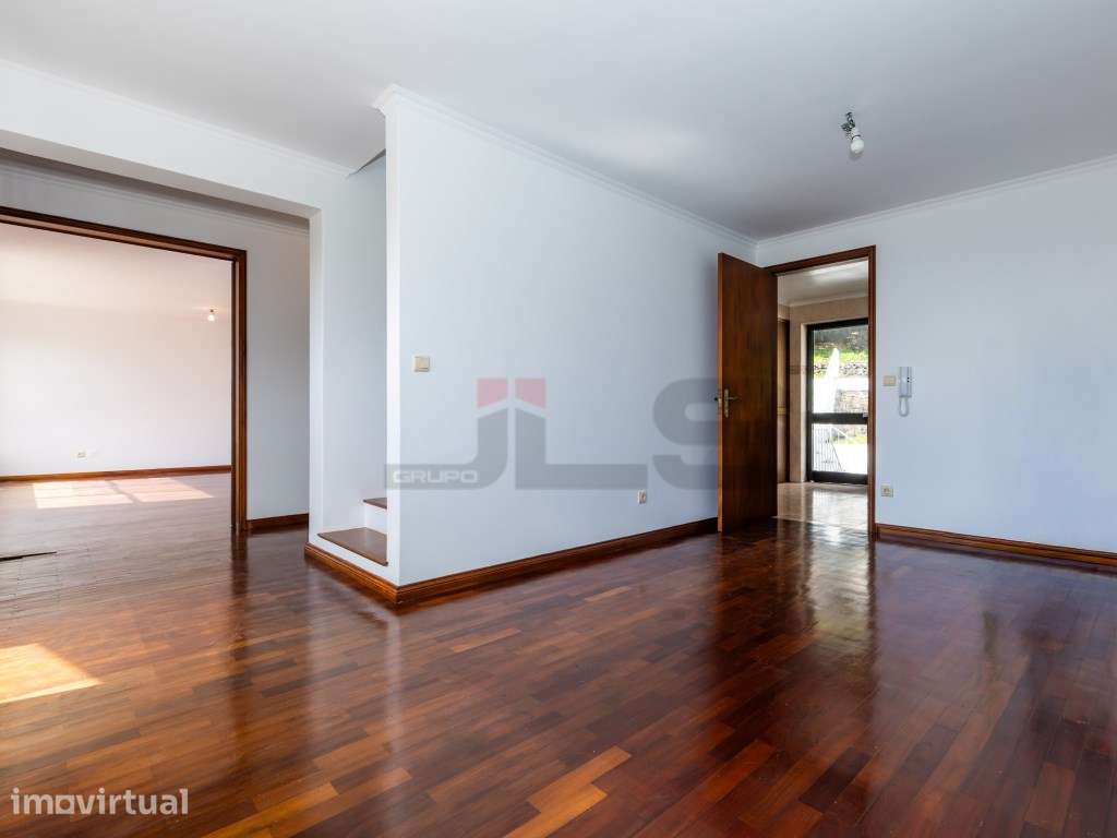 Moradia T4+1 com Dupla Cozinha e Vista Mar - Potencial de Investime... - Grande imagem: 5/43