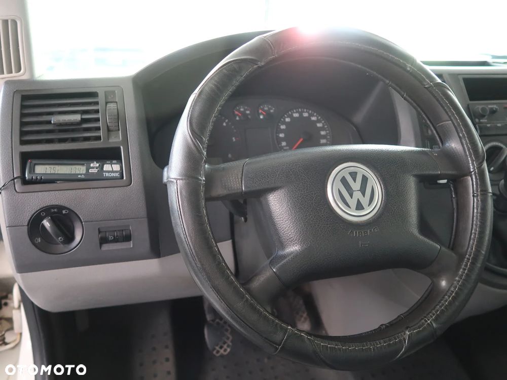 Volkswagen TRANSPORTER T5 2.5 TDI - 30