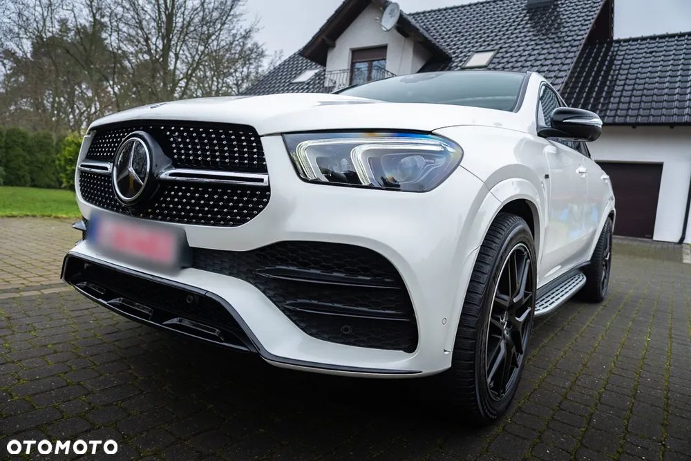 Mercedes-Benz GLE 350 e 4Matic 9G-TRONIC AMG Line - 11
