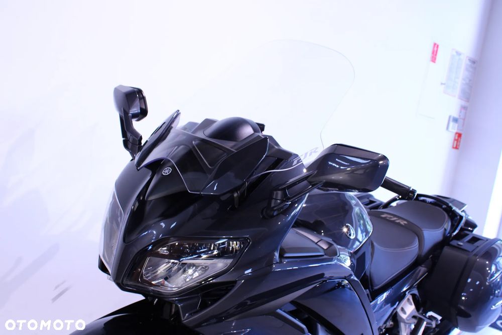 Yamaha FJR - 16