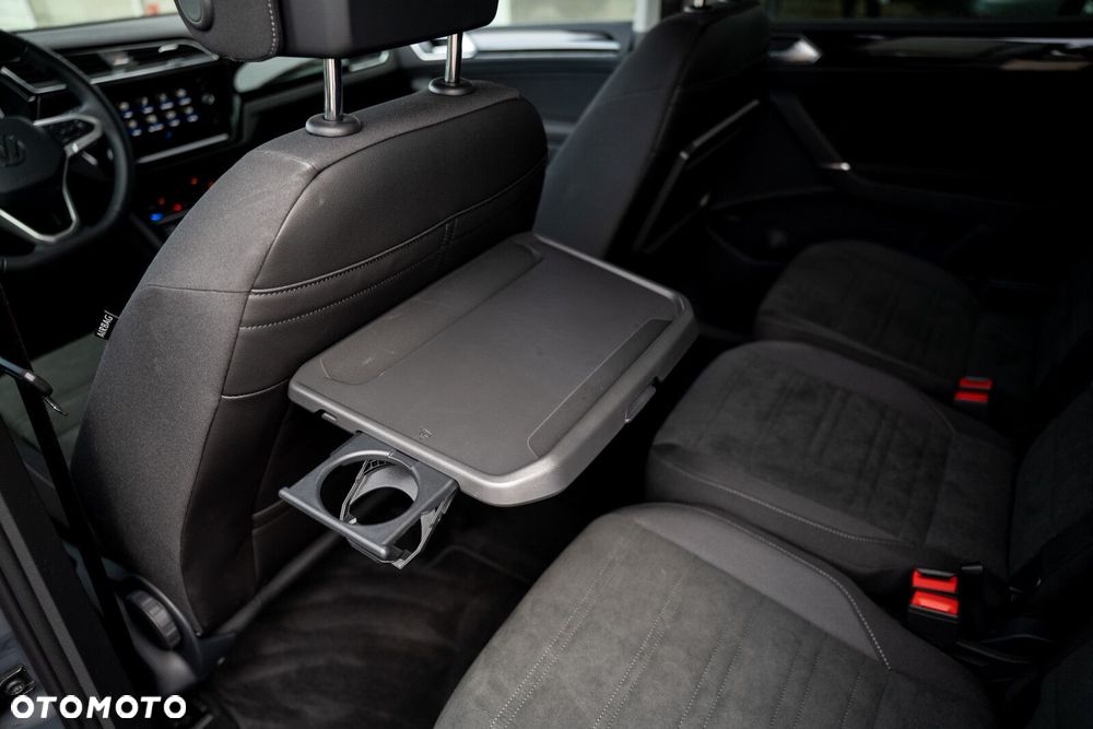 Volkswagen Touran - 12