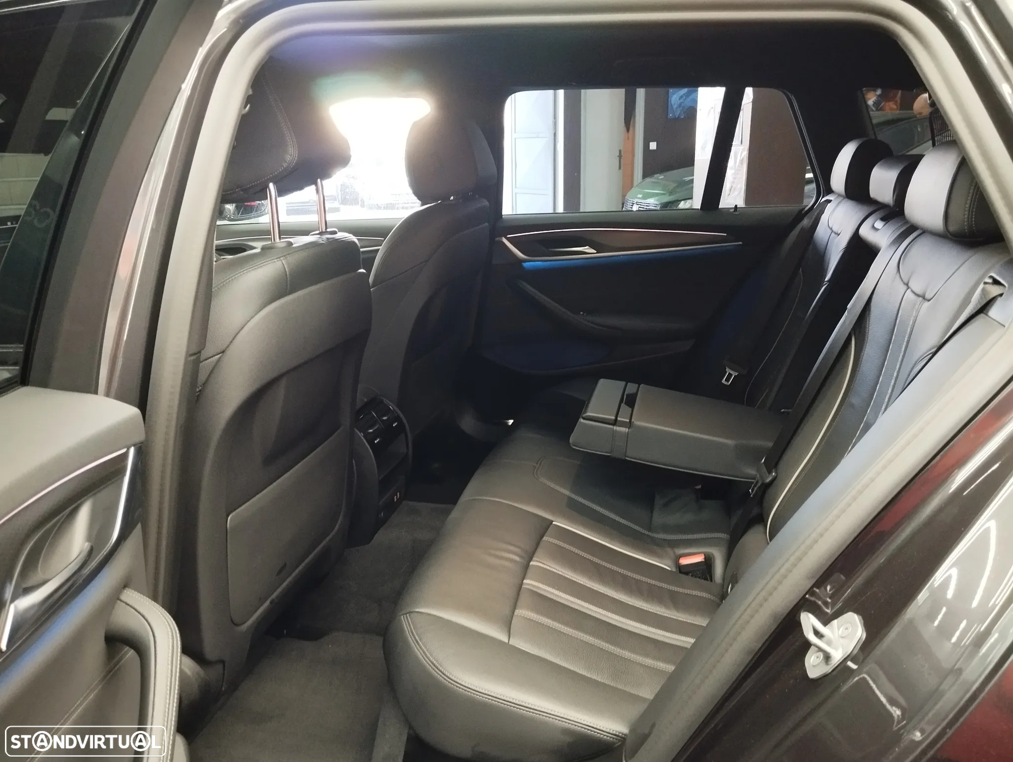 BMW 520 e Pack M - 16