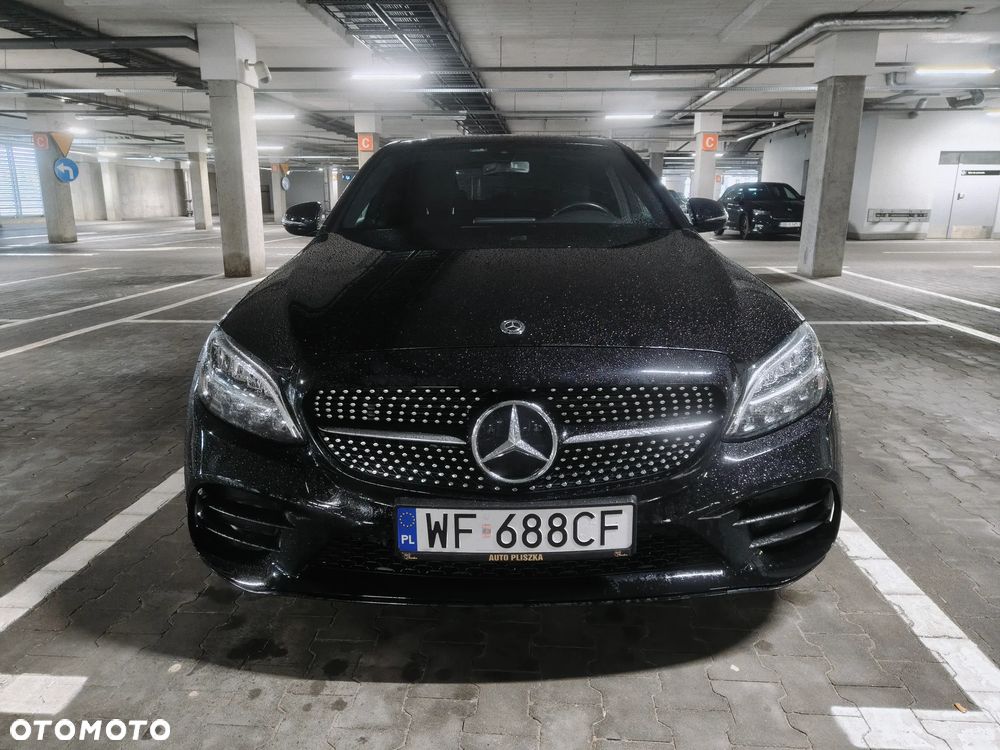 Mercedes-Benz Klasa C 300 4MATIC 9G-TRONIC - 9