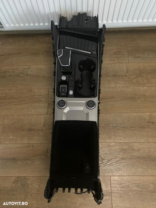 Consola - VW TOUAREG CR7 - 8