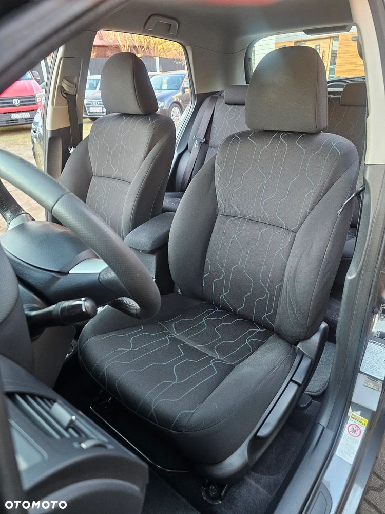 Toyota Auris 1.33 VVT-i Terra - 17