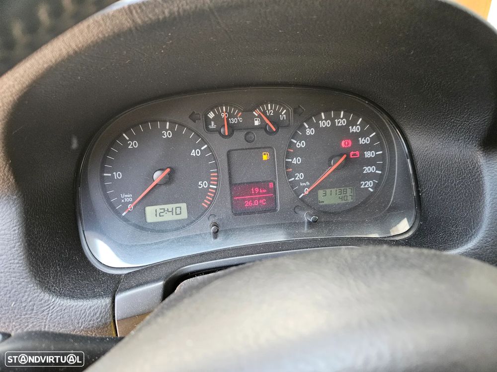 VW Golf 1.9 TDi Highline - 7