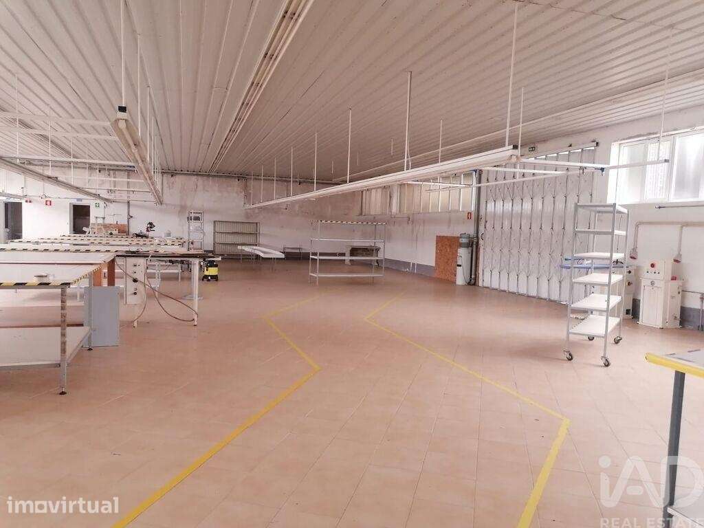 Hangar em Raimonda de 360,00 m2 - Grande imagem: 3/28