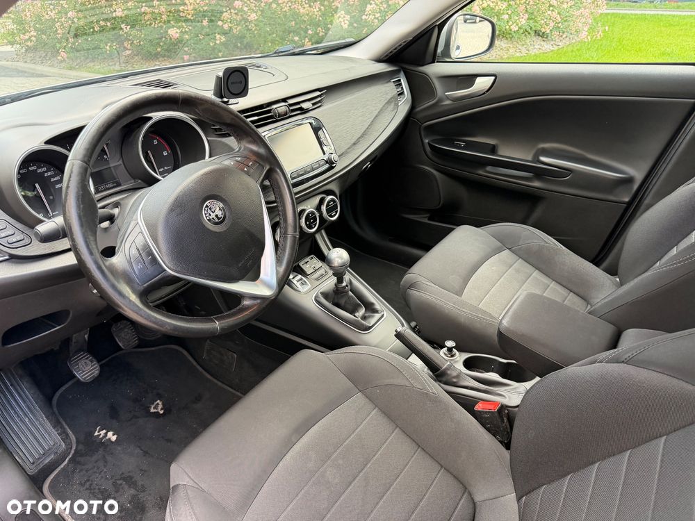 Alfa Romeo Giulietta 1.6 JTDM - 8