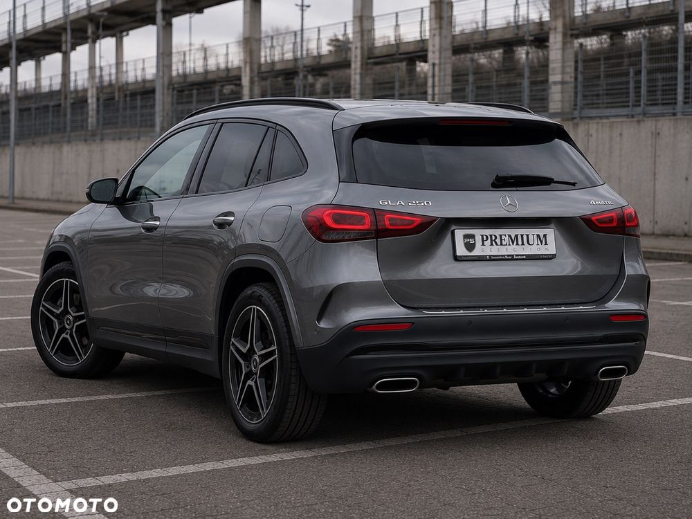 Mercedes-Benz GLA 250 4-Matic AMG Line - 3