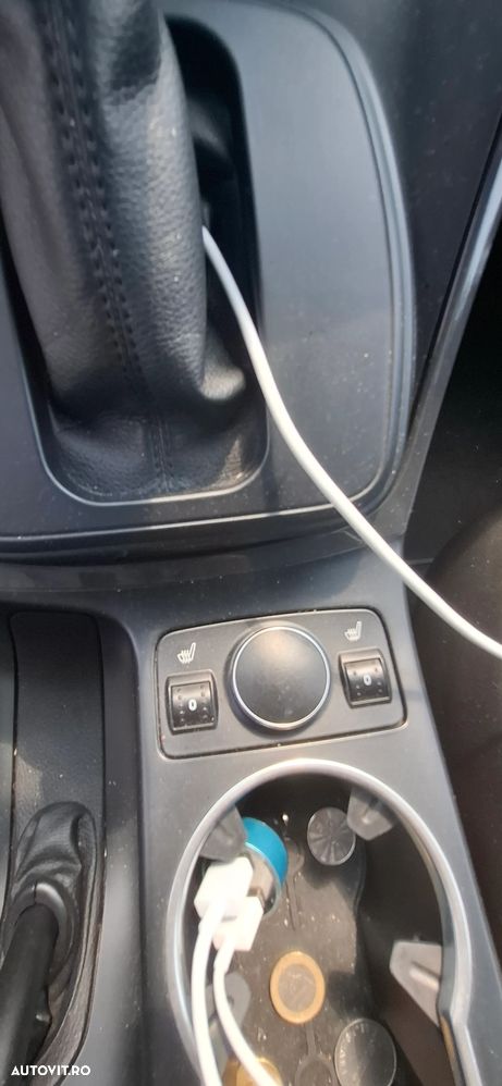 Ford Kuga - 13