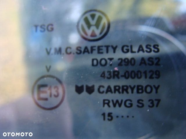 VW AMAROK SZYBA TYLNA BOCZNA PRAWA - 3