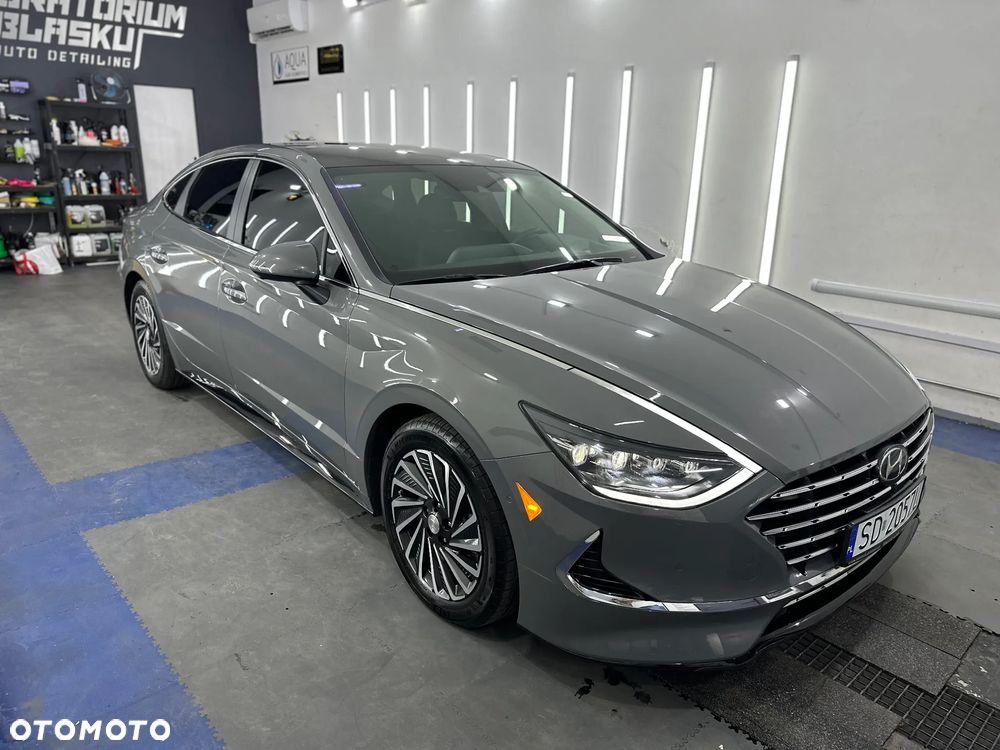 Hyundai Sonata - 2