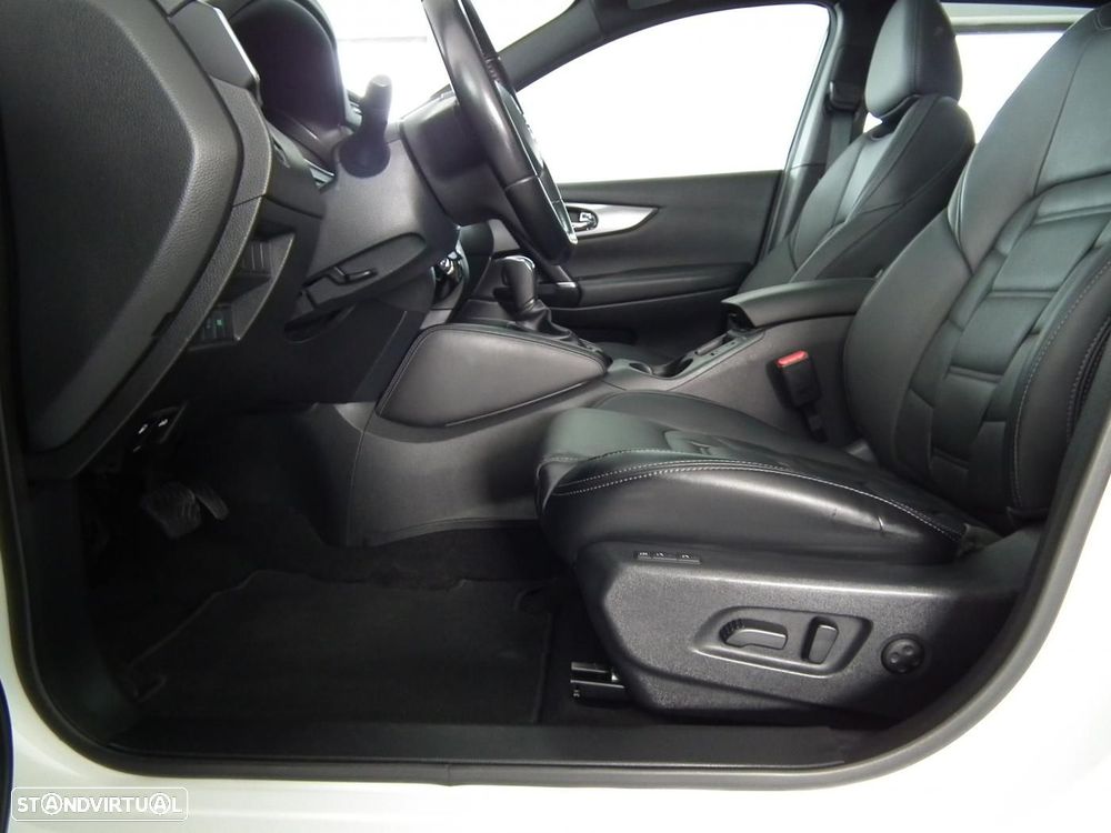 Nissan Qashqai 1.6 dCi Tekna Premium +Xtronic - 10