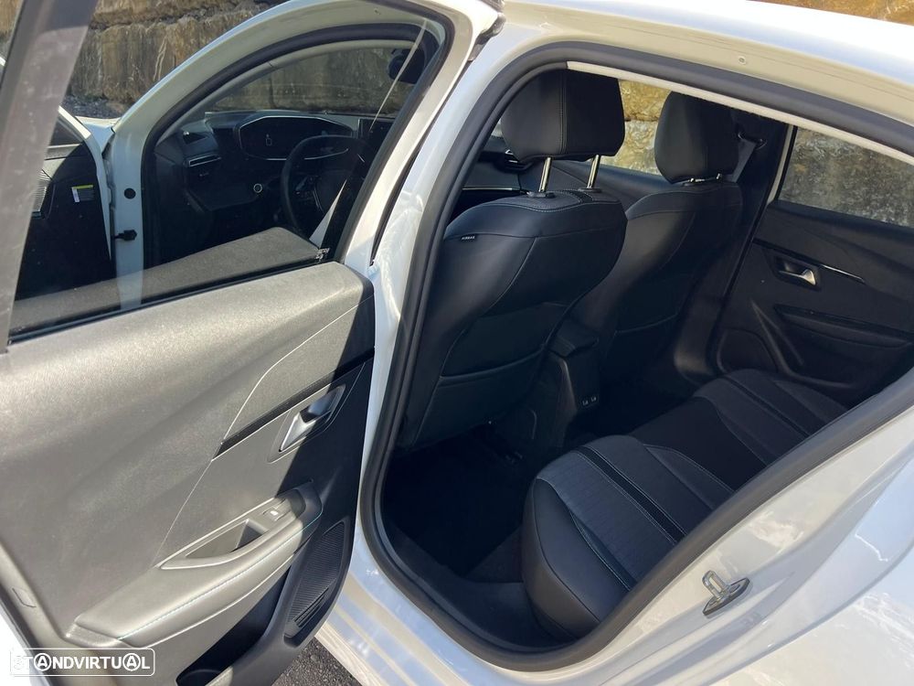 Peugeot 208 - 25
