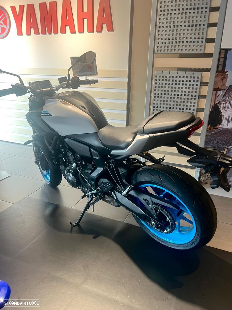 Yamaha MT-07 - 4