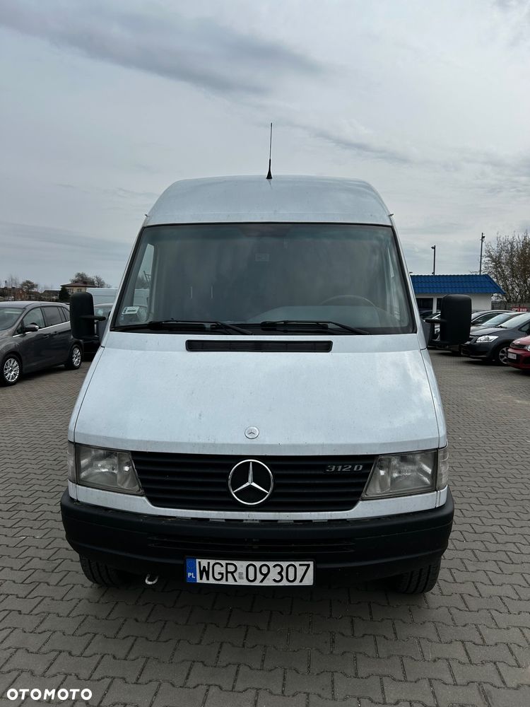 Mercedes-Benz Sprinter - 3