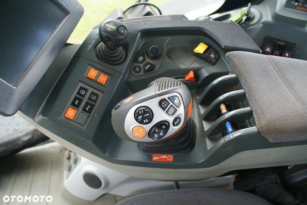Claas Axion 830 CMATIC - 9