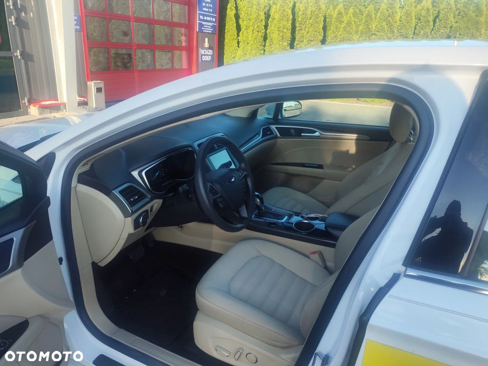 Ford Fusion - 11