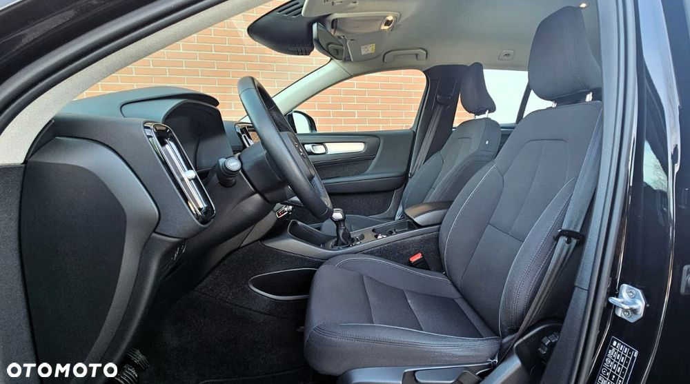 Volvo XC 40 T3 Momentum Pro - 14