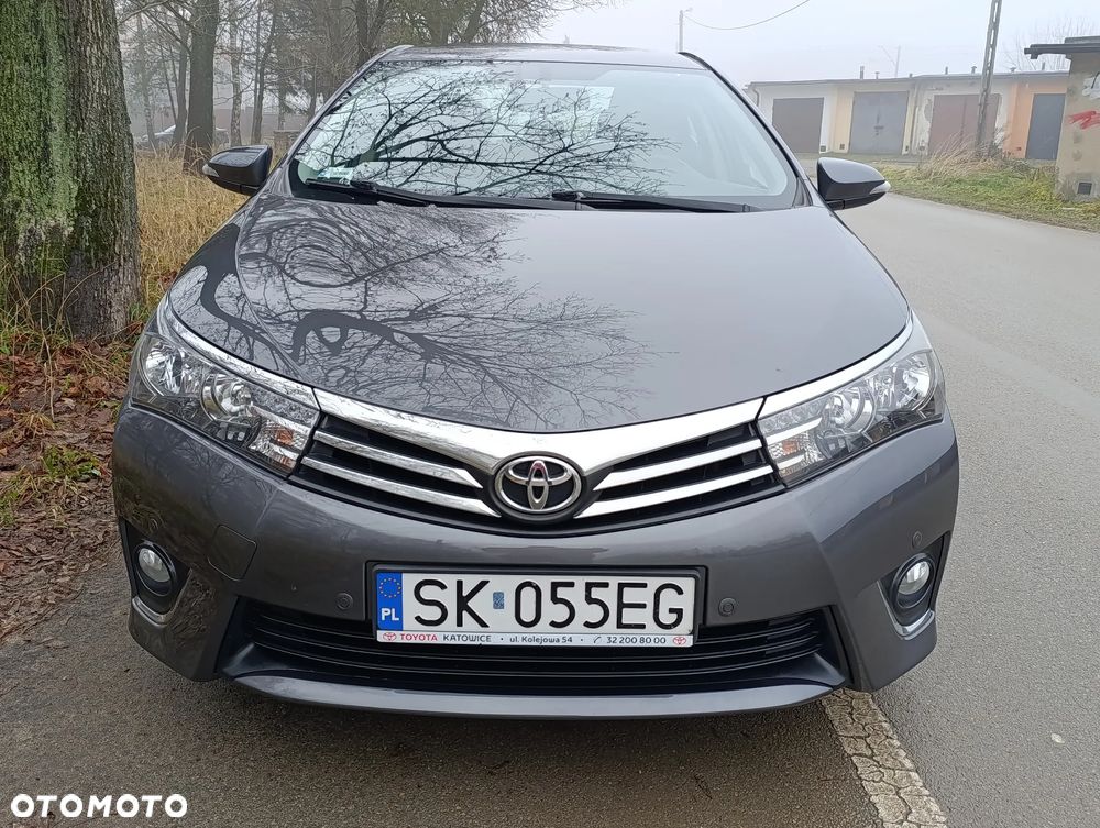 Toyota Corolla 1.6 Premium + - 22