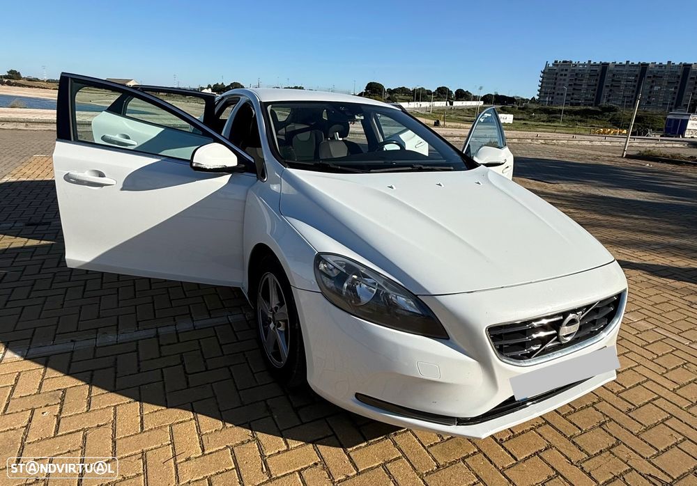 Volvo V40 D2 Momentum - 2