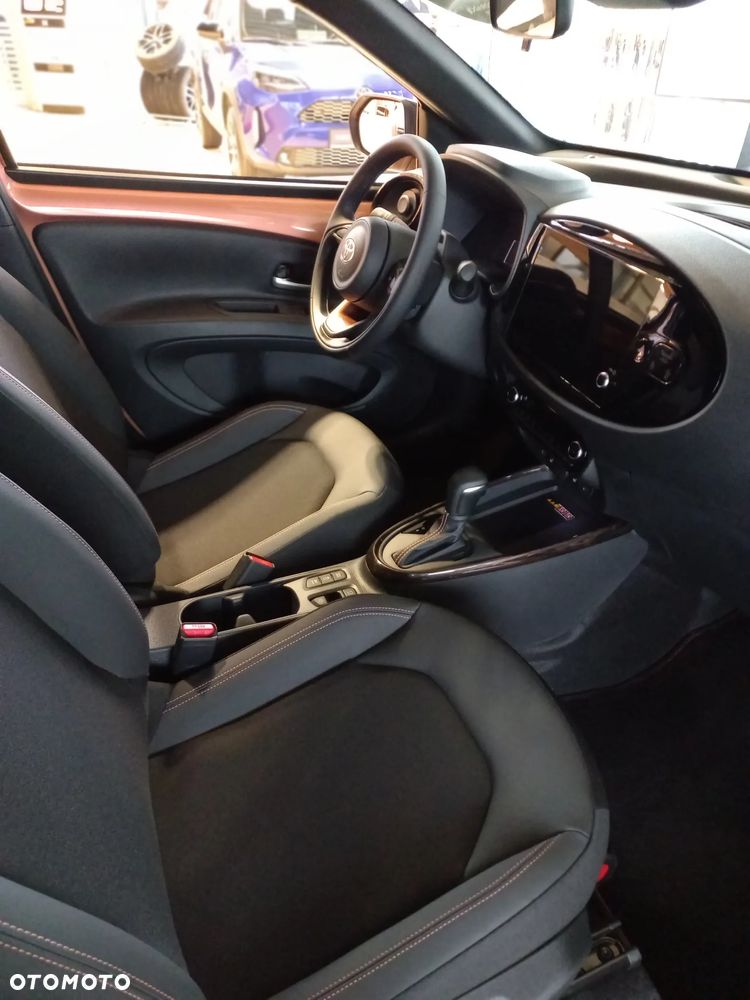 Toyota Aygo X Hybrid 1.5 Style e-CVT - 12