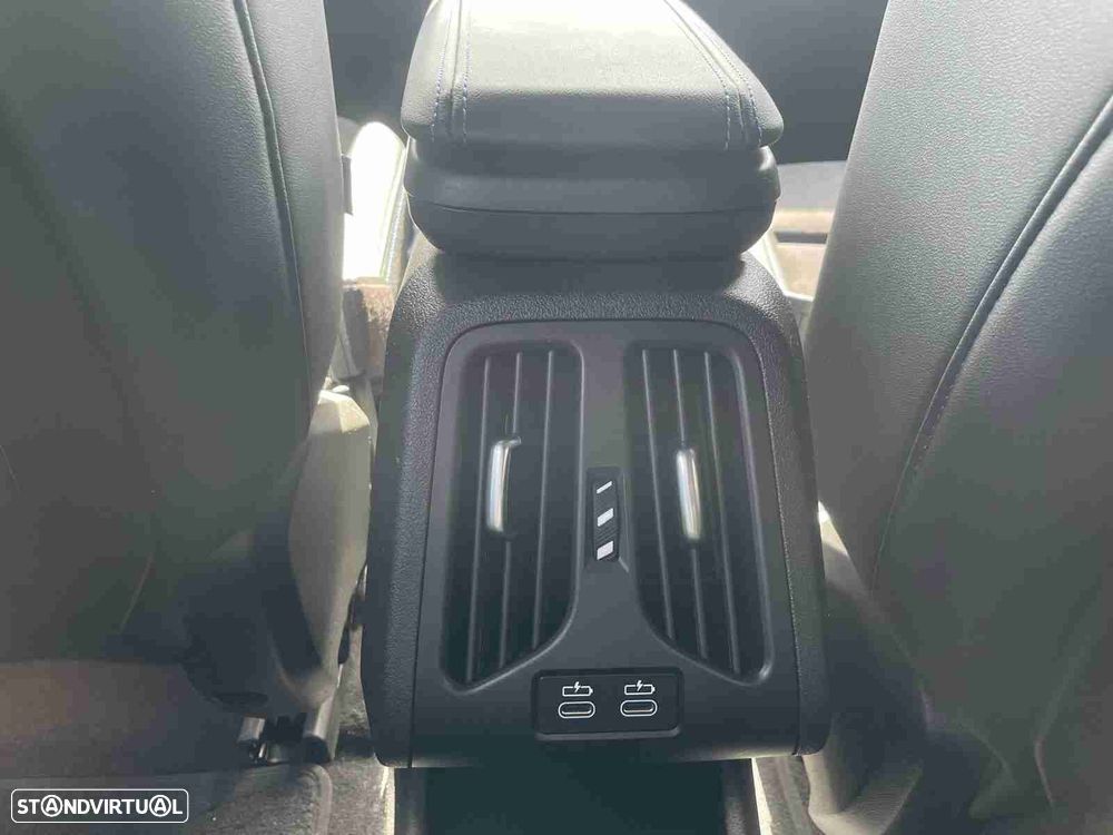 BMW iX2 eDrive20 - 17